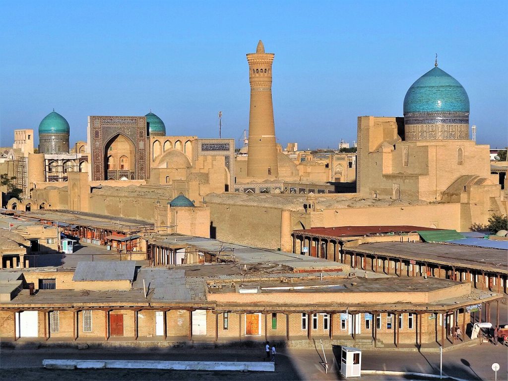 Adam Jones from Kelowna, BC, Canada - View over the Old City at Sunset - From The Ark (Original Settlement) - Bukhara - Uzbekistan, CC BY-SA 2.0, https://commons.wikimedia.org/w/index.php?curid=24718585