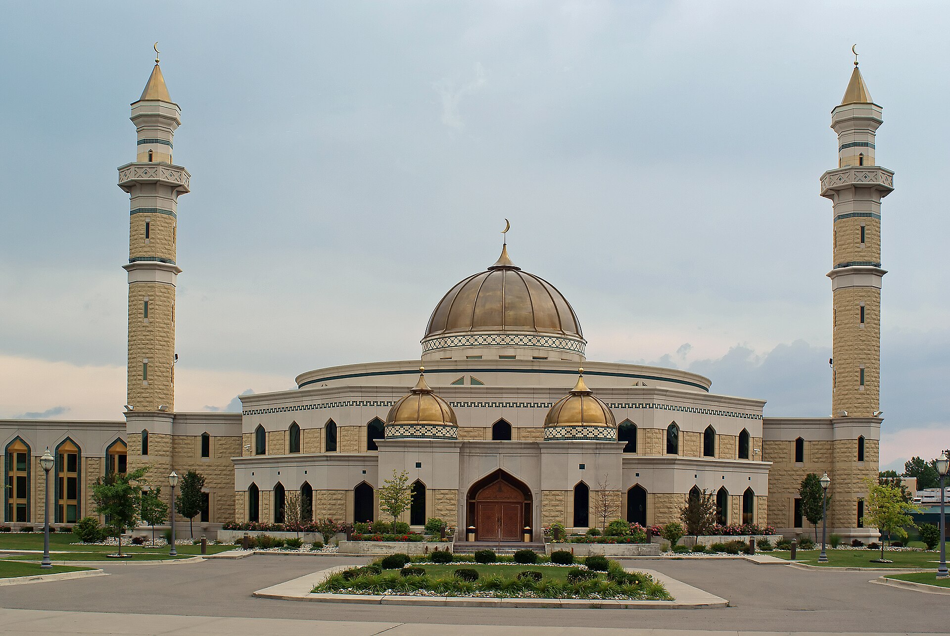 Is the Muslim population increasing in the US?