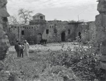 Yeni pencerede açılır Ebu Şuşa Köyü Arşiv Fotoğrafı (1948). Kaynak: Wikipedia / Abu Shusha massacre - Wikipedia