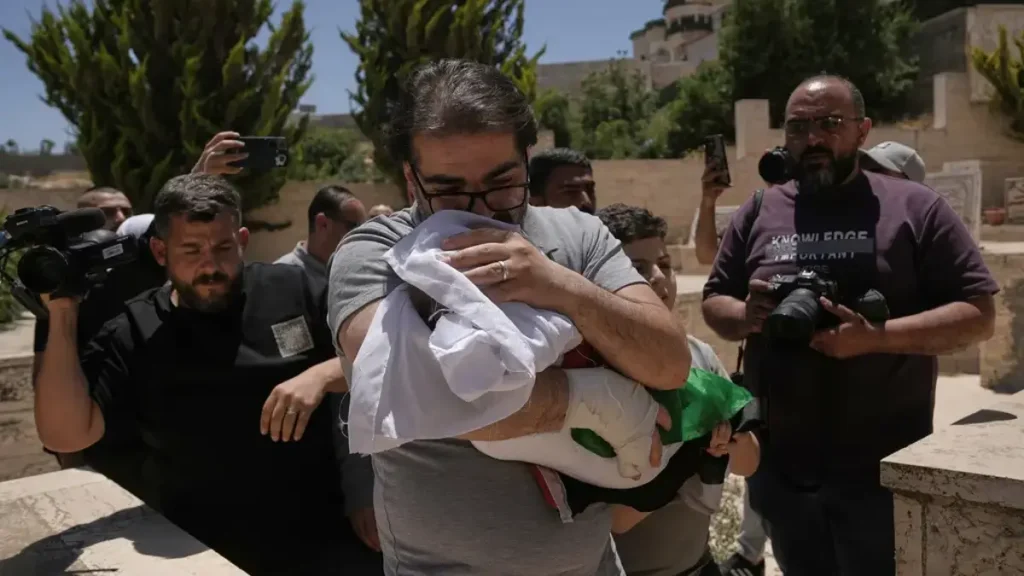Bebek Katili israil askeri !- Baby Killer Israeli Soldier !
