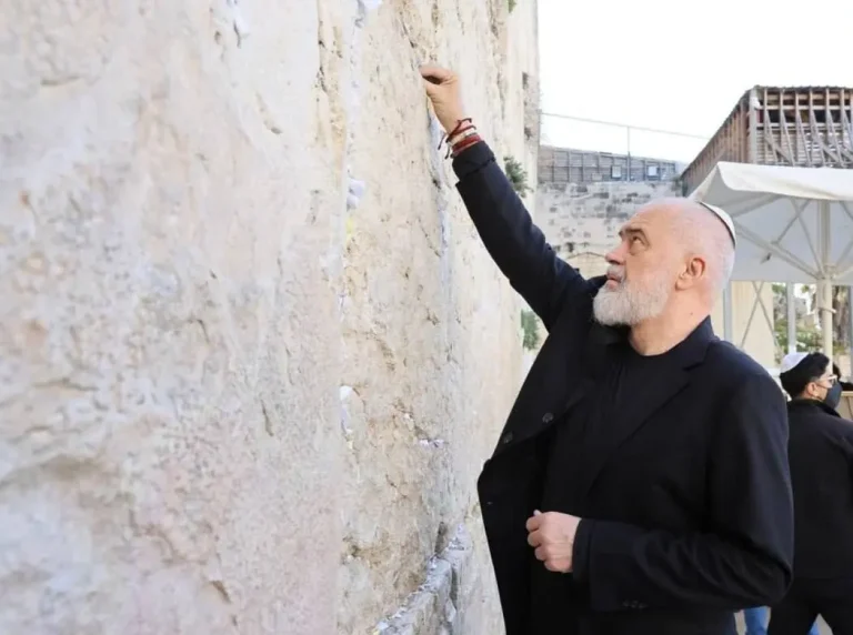 What did Edi Rama receive in return for choosing Judaism?